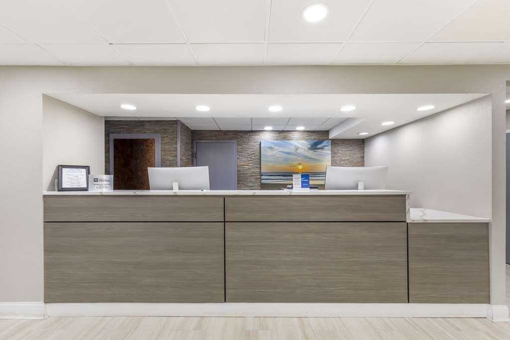 Best Western Salisbury Plaza Интерьер фото